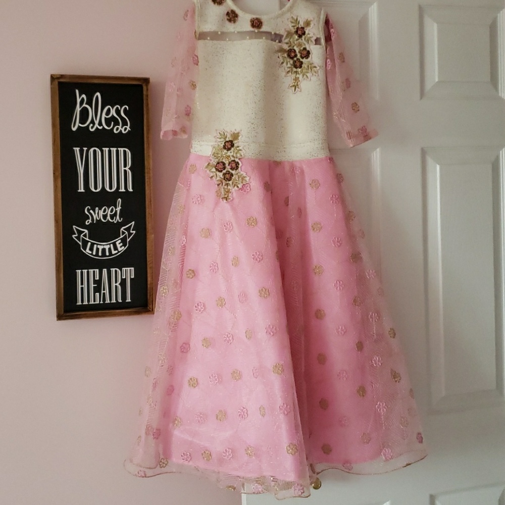 Kids gown